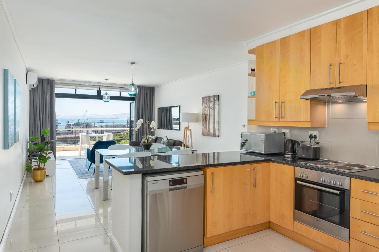 Dockside Apartment *