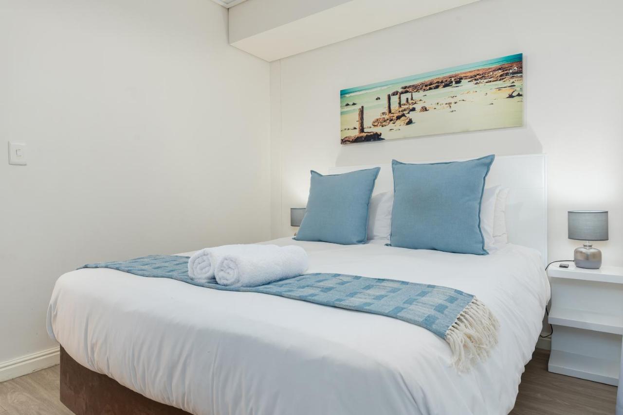 Dockside Apartment *