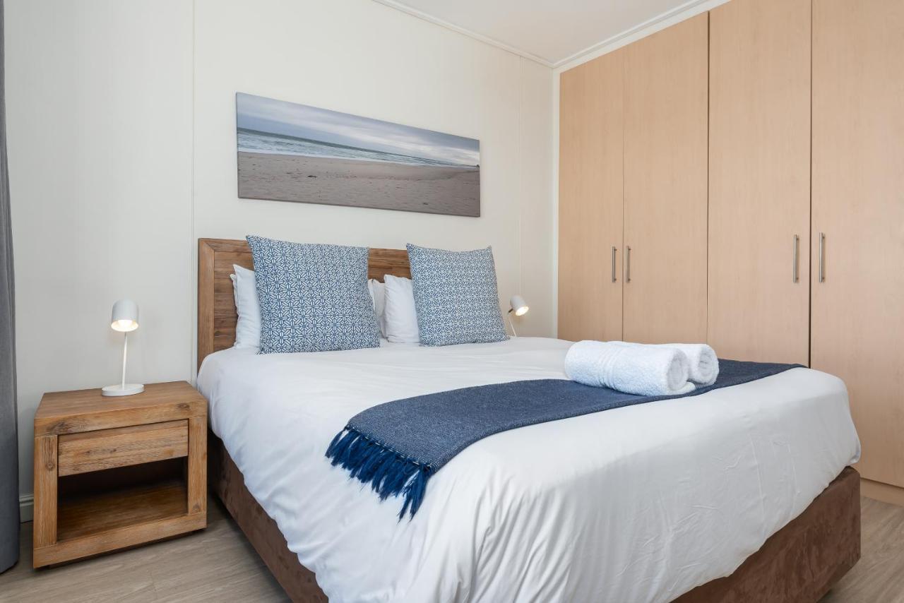 Dockside Apartment *