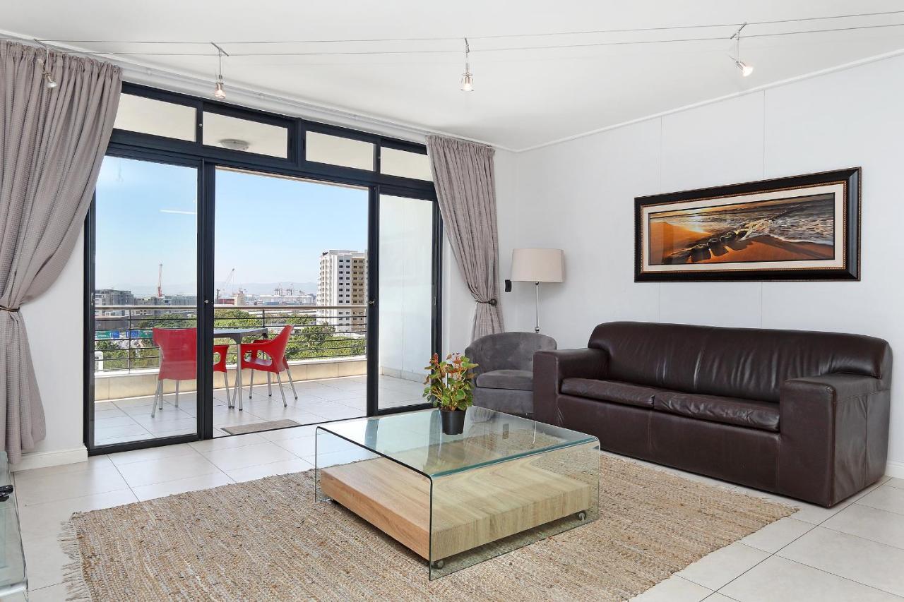Dockside Apartment *