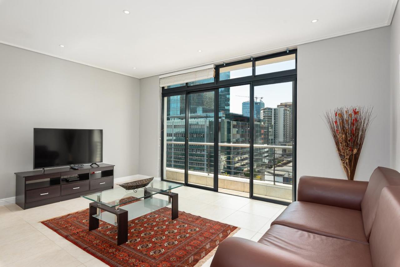 Dockside Apartment *